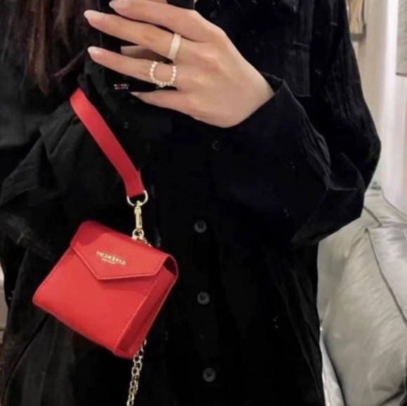 GIVENCHY Beaute Mini size crossbody bag - Picture 7 of 9